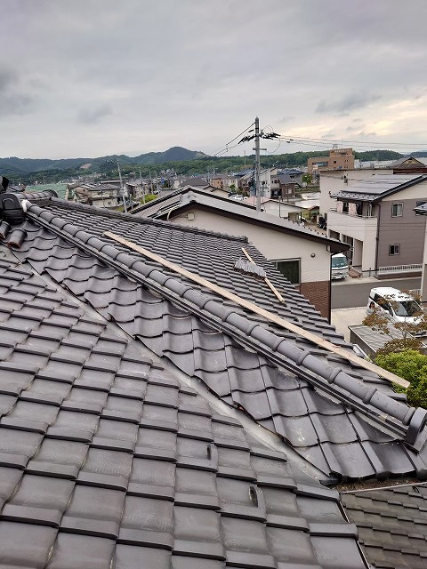 宮城県で地震被害により崩れた棟瓦を修繕工事しました